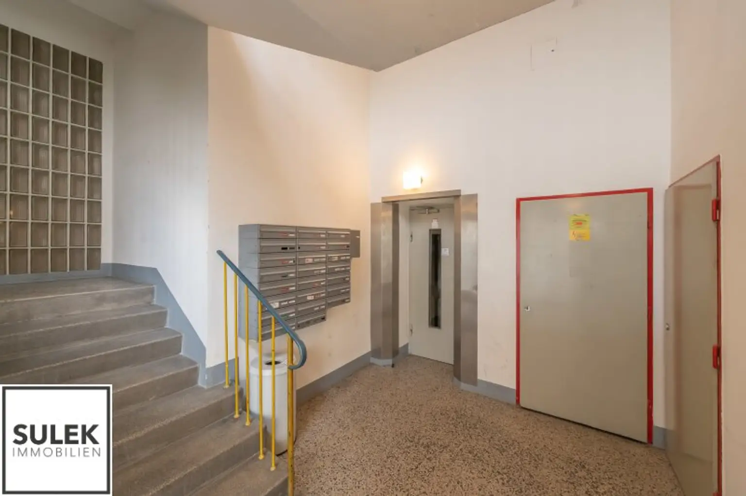 schöne 2 Zimmer Wohnung in bester Innenstadtlage - ab Oktober beziehbar! (Erstbezug nach Sanierung)