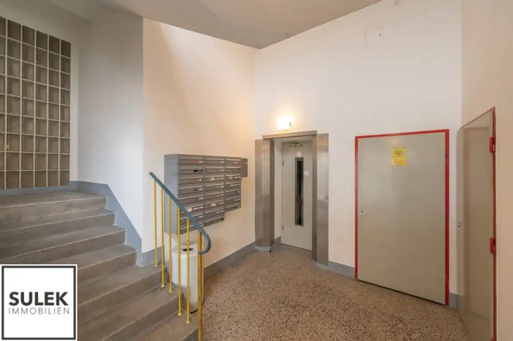 schöne 2 Zimmer Wohnung in bester Innenstadtlage - ab Oktober beziehbar! (Erstbezug nach Sanierung)