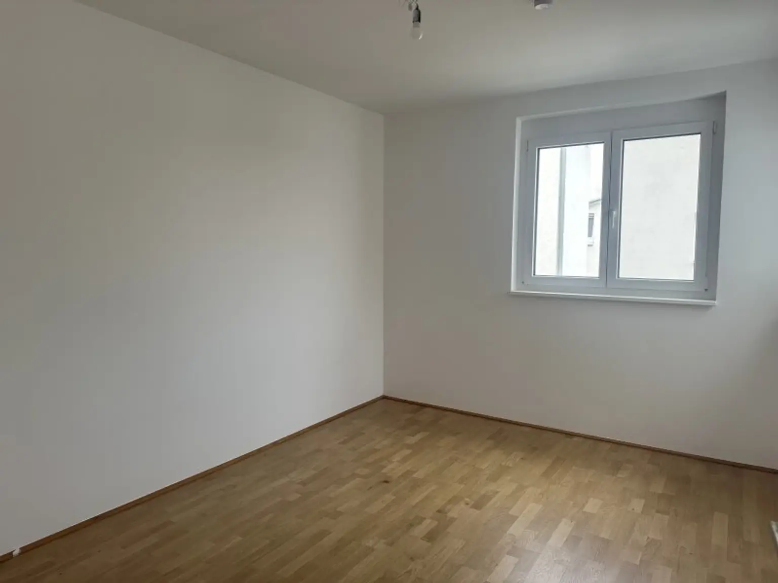 Fernsicht PUR- Sonnige, barrierefreie Wohnung mit großen Terrasse/ Dachterrasse, inkl. Küche- Nähe Bhf. Brunn