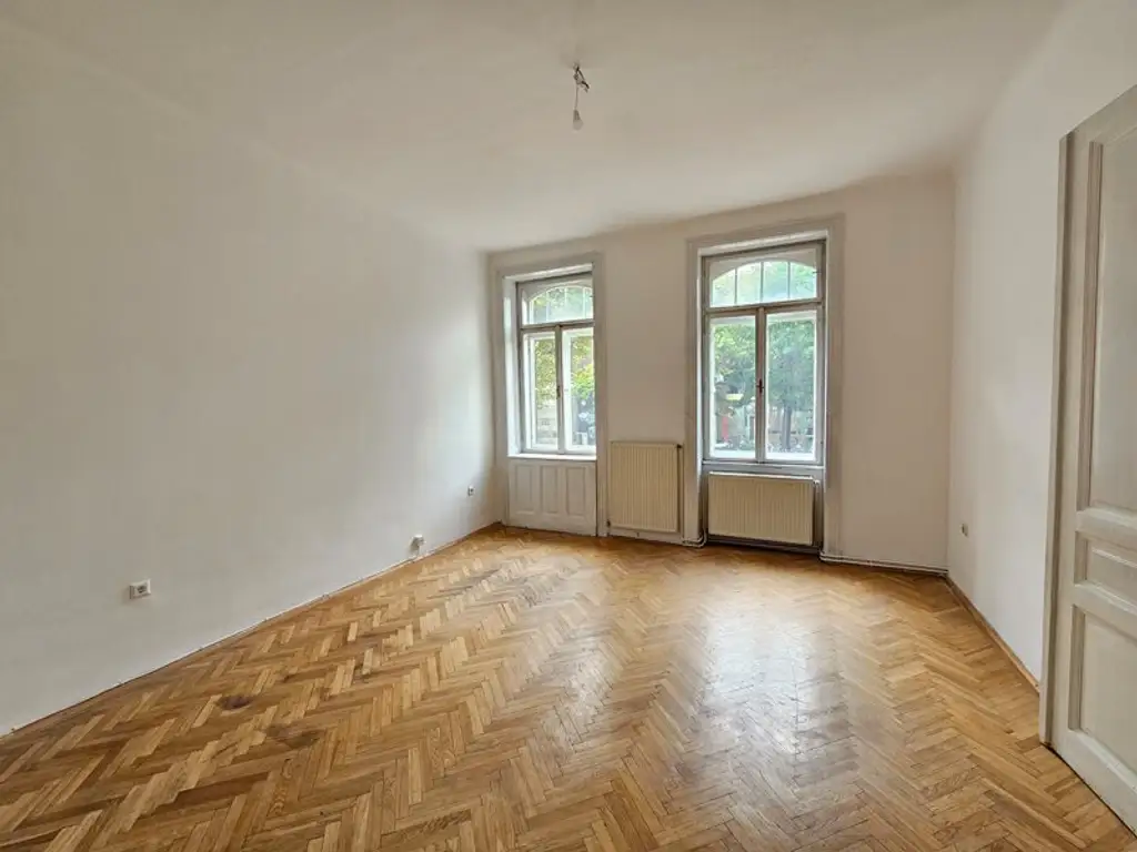 *** VIEL PLATZ & ZENTRAL *** WG TAUGLICH *** WHIRLPOOL WANNE ***