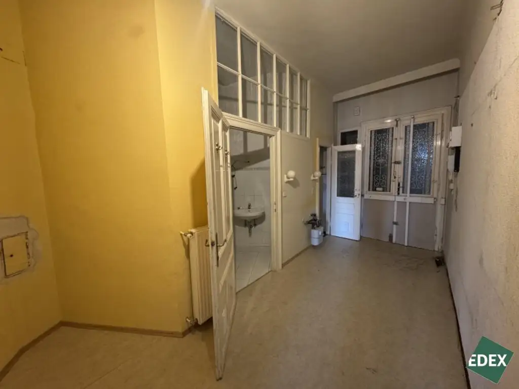 Wohnung mit Potential: Sanierungsbedürftige 3-Zimmer Wohnung am Währinger Gürtel - nähe U6