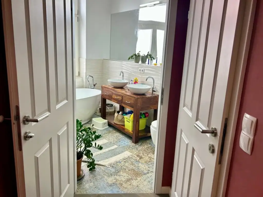 Helle, großzügige Wohnung eines stilvoll sanierten Altbauhauses – Ihr neues Zuhause in 1120 Wien!