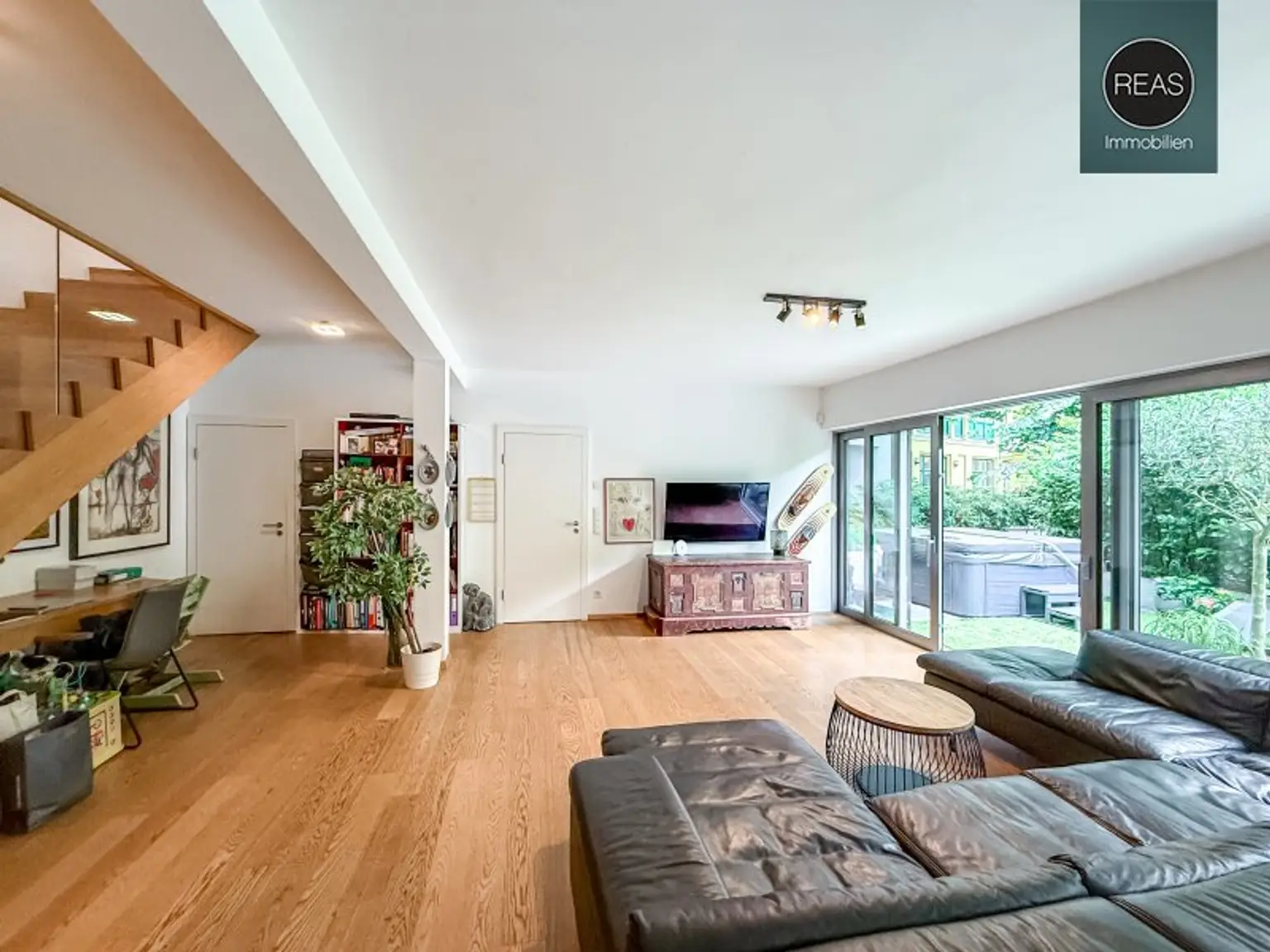 Traum Maisonette - Wohnung mit Garten - Terrasse und Garage in Hietzinger Bestlage!