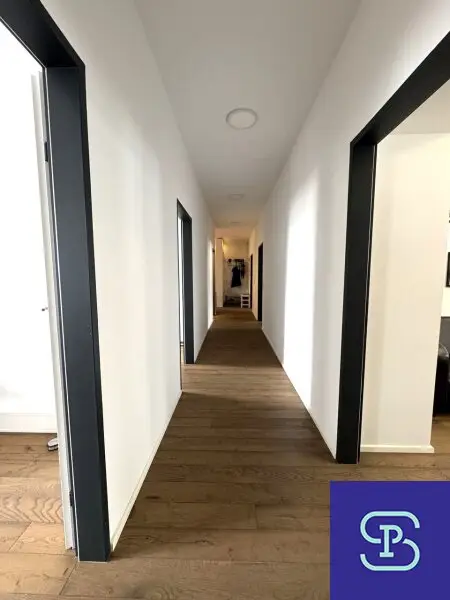 Naschmarkt-Nähe: Renoviertes 167m² Büro mit Garage, Balkon und Lift - 1050 Wien