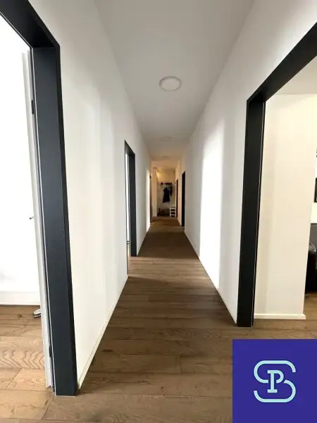 Naschmarkt-Nähe: Renoviertes 167m² Büro mit Garage, Balkon und Lift - 1050 Wien