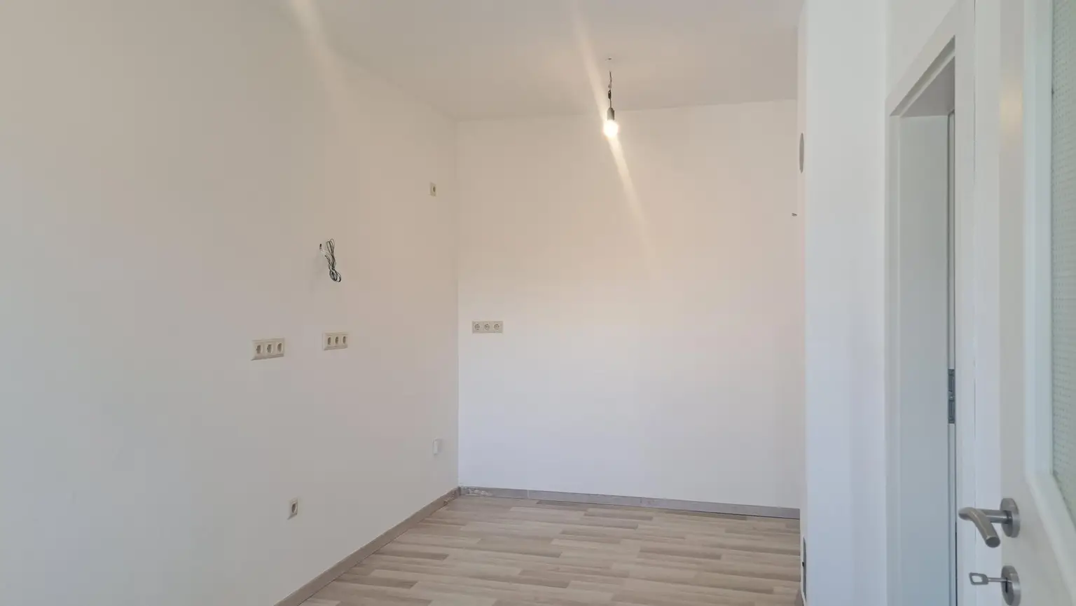 Kleines Sacherl mit 2 Terrassen, Nebengebäuden, Gemüsegarten, Erdkeller, idyllischem Grundstück, einer betonierten Freifläche und viel Potenzial....