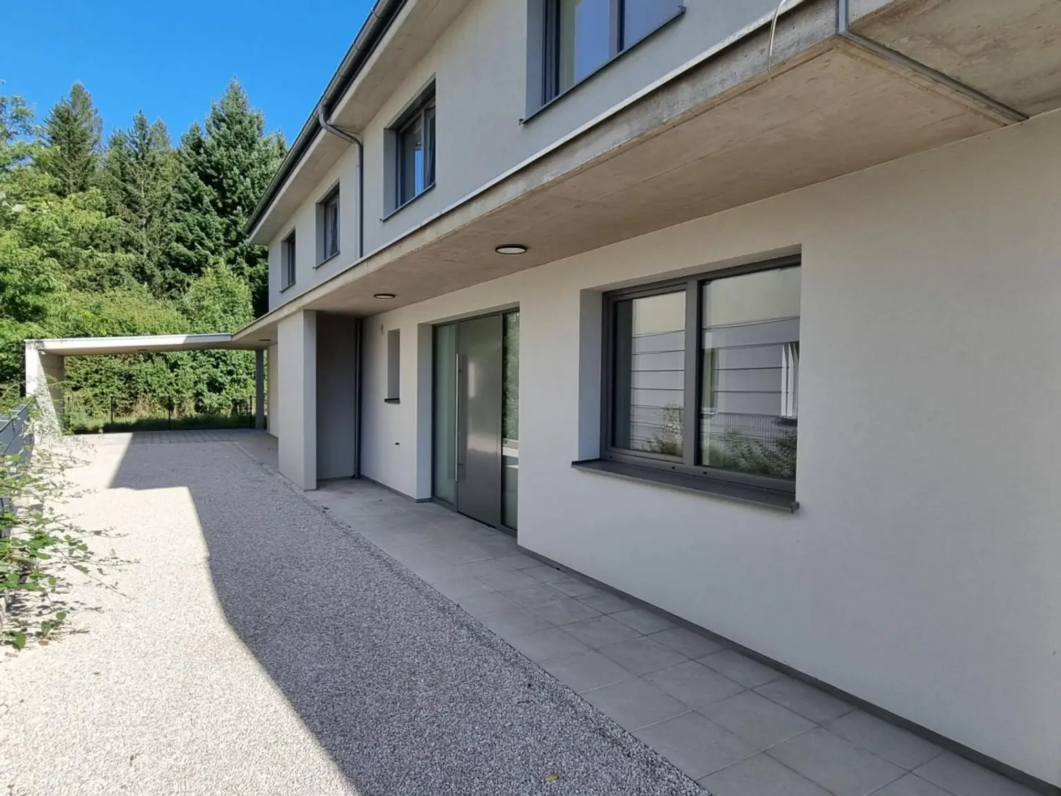 NEUBAU - DOPPELHAUSHÄLFTE IN SONNIGER LAGE