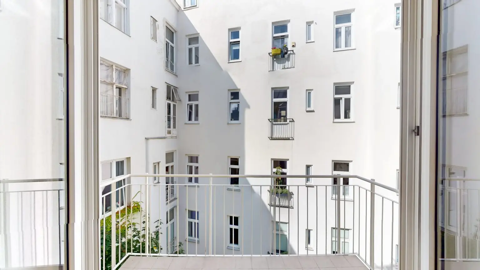 Vorsorgehit in bester Lage – 1-Zimmer-Wohnung mit Balkon im 8. Bezirk