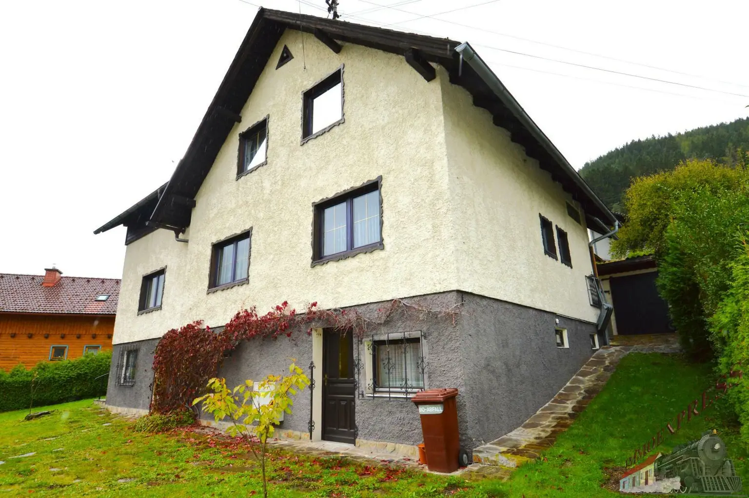 Ein-/ Zweifamilienhaus in ruhiger Aussichtslage
