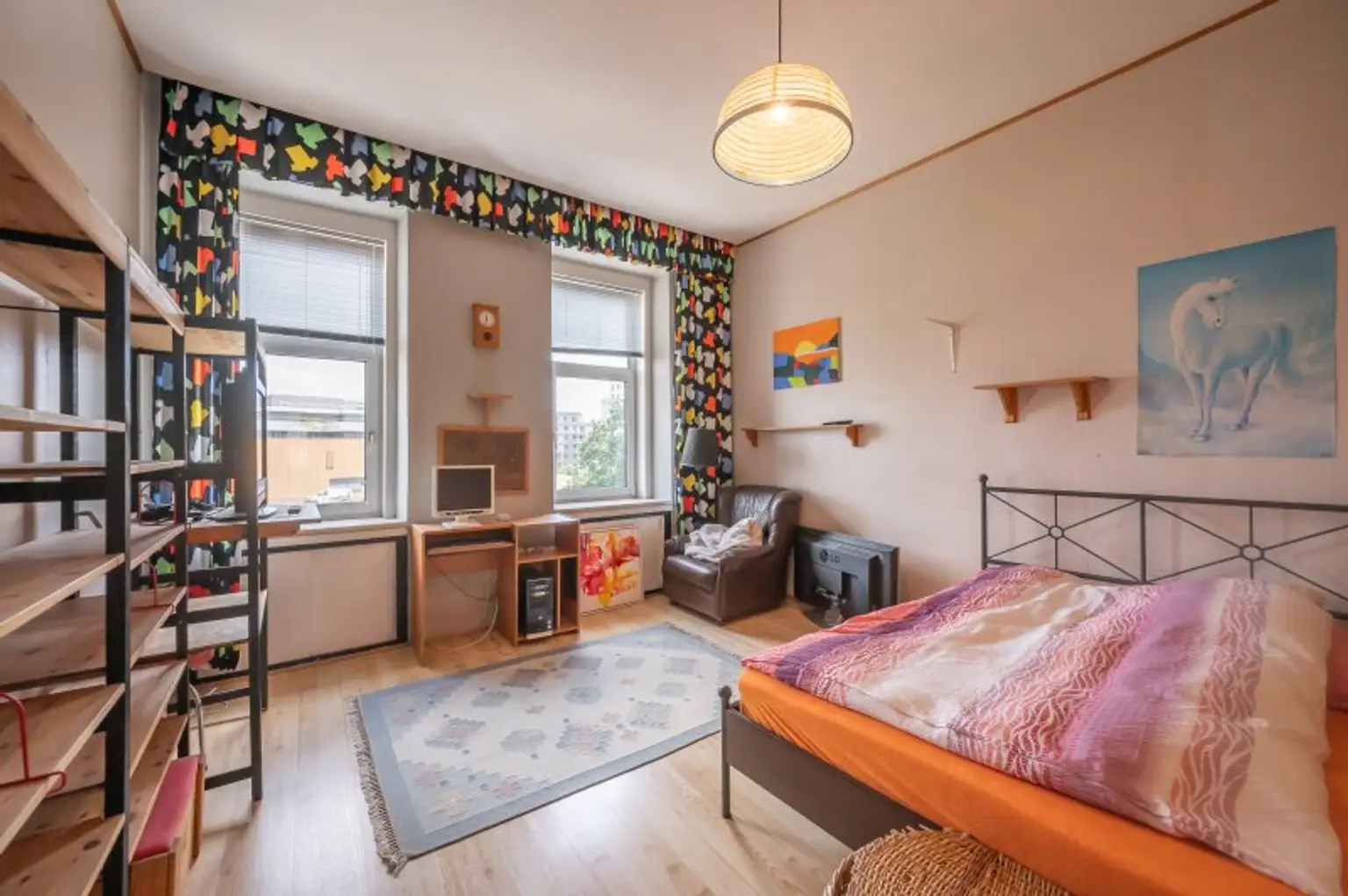 ++NEU++ Sanierungsbedürftige 3-Zimmer Altbauwohnung in guter Lage!!