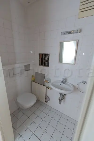 Dornbach - Pointengasse: Großzügige Terrassenwohnung mit unverbaubarem Grünblick