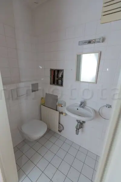 Dornbach - Pointengasse: Großzügige Terrassenwohnung mit unverbaubarem Grünblick