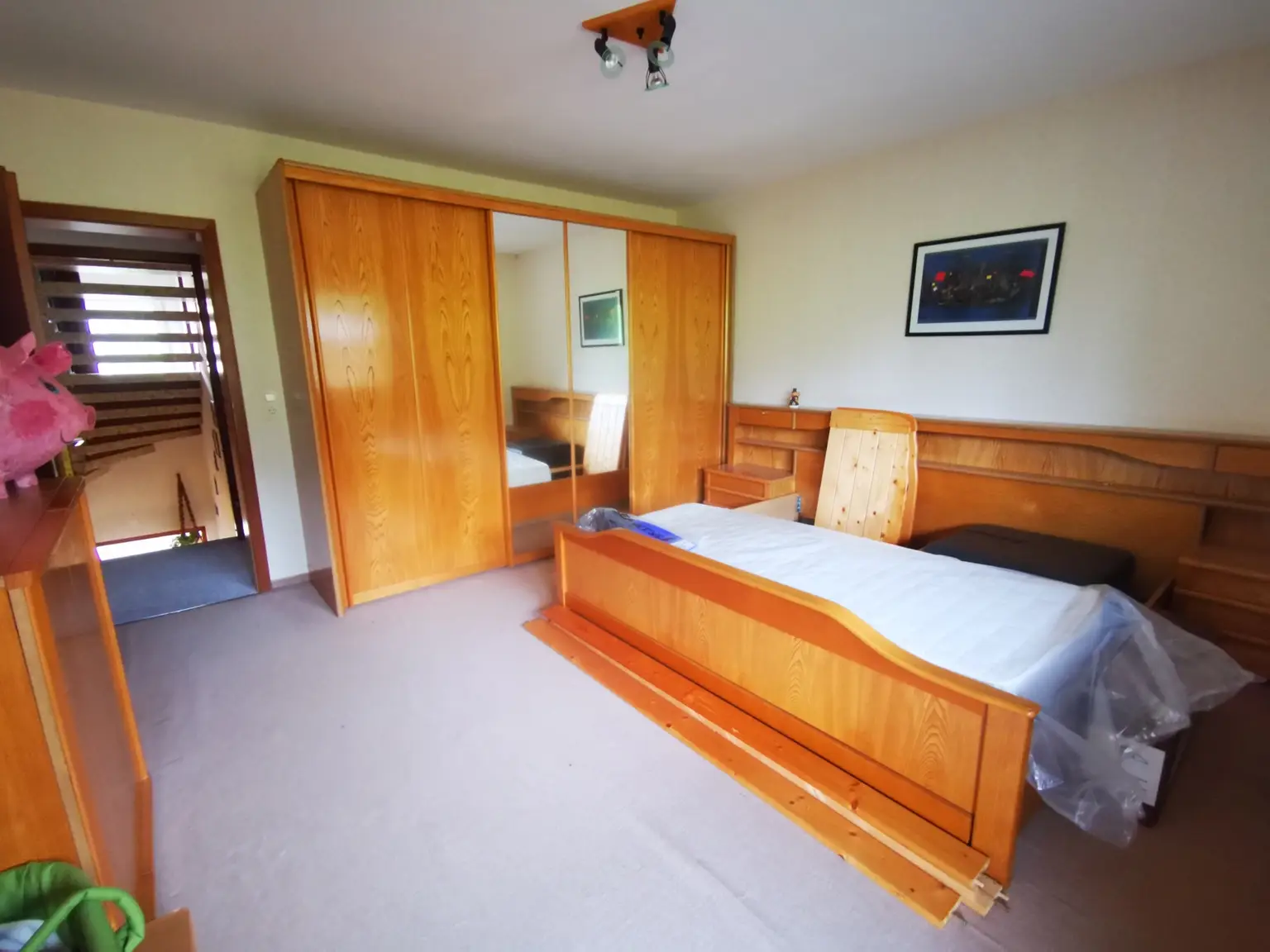 Freistehendes Wohnhaus mit großem Raumangebot, PV-Anlage und Ausbaupotenzial...!