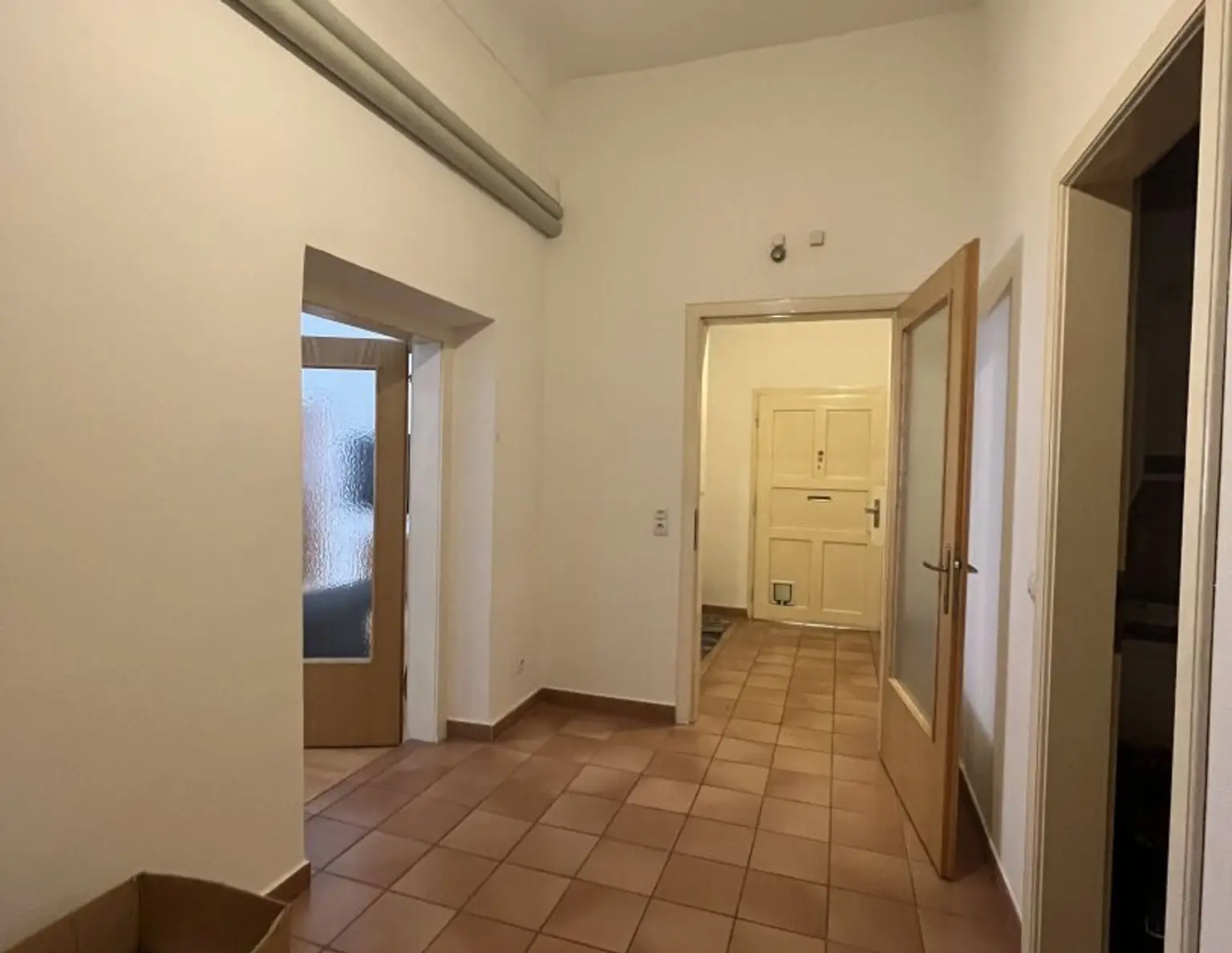 WG-geeignet - Absolute Innenstadtlage! Traumhaft schöne 4-Zimmer-Wohnung mit separaten Küche m Herzen von Graz nahe dem Grazer Hauptplatz und Schloßberg - Provisionsfrei