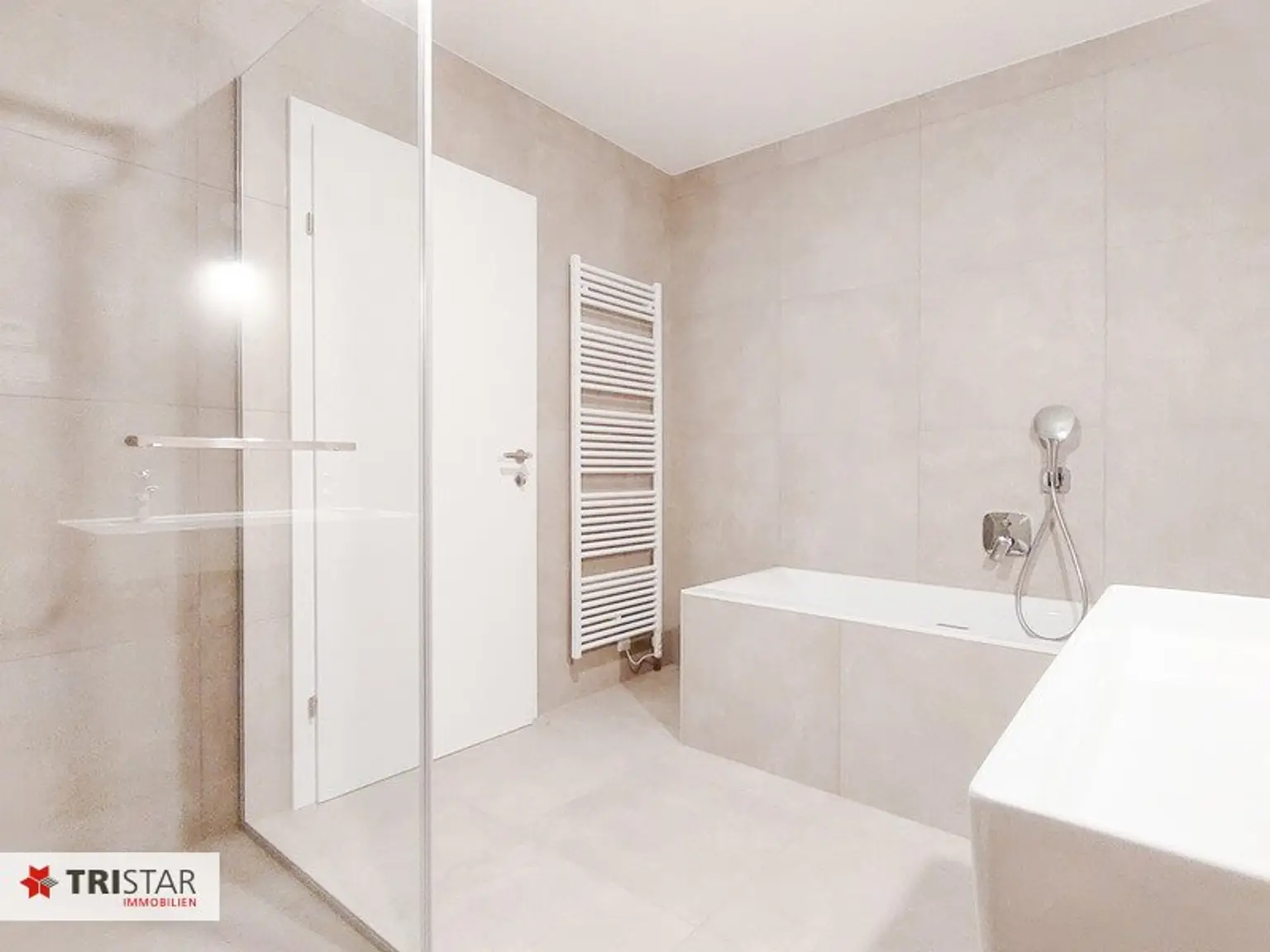 Moderne Gartenwohnung in 1220 Wien: Erstbezug mit Terrasse, 3 Zimmer, 749.900 €!