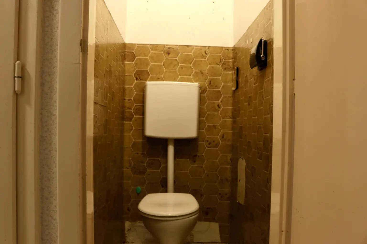 "2 Zimmer Renovierungsjuwel!"