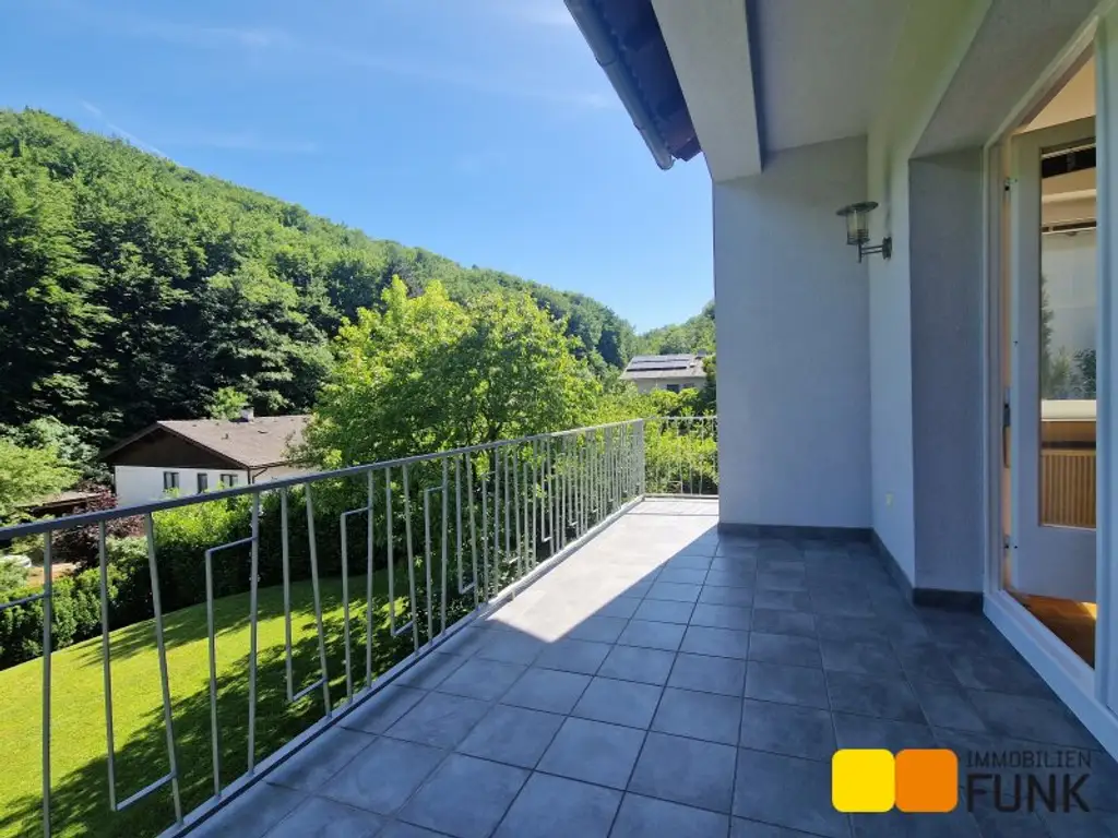 Großzügiges Haus mit Traumgarten