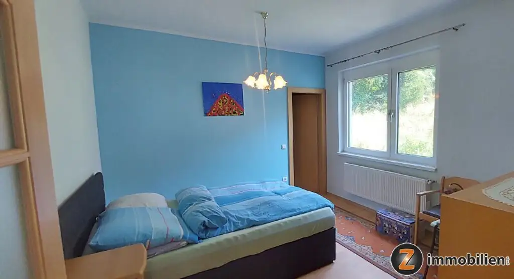 Großzügiges Einfamilienhaus mit idyllischen Garten
