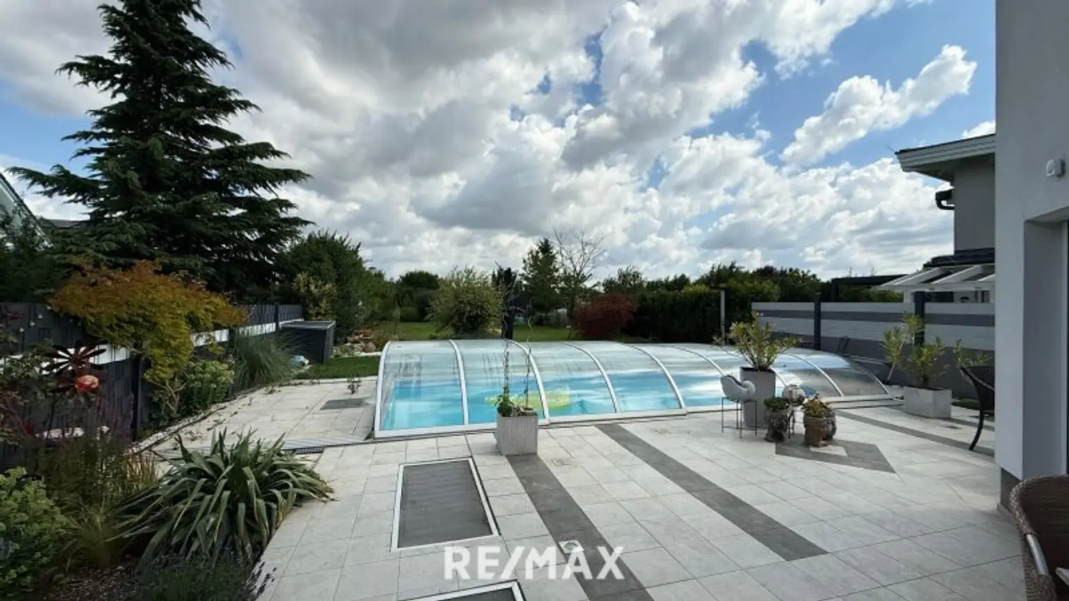 Absolute Ruhelage/Haus mit wunderschönem Garten!