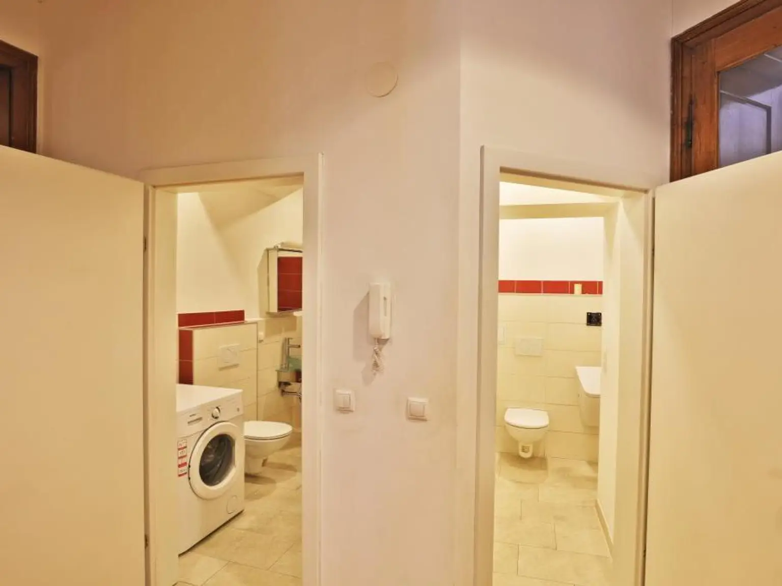 Große, wunderschöne Altbau-Wohnung mit 8 Räumen sucht einen neuen Eigentümer