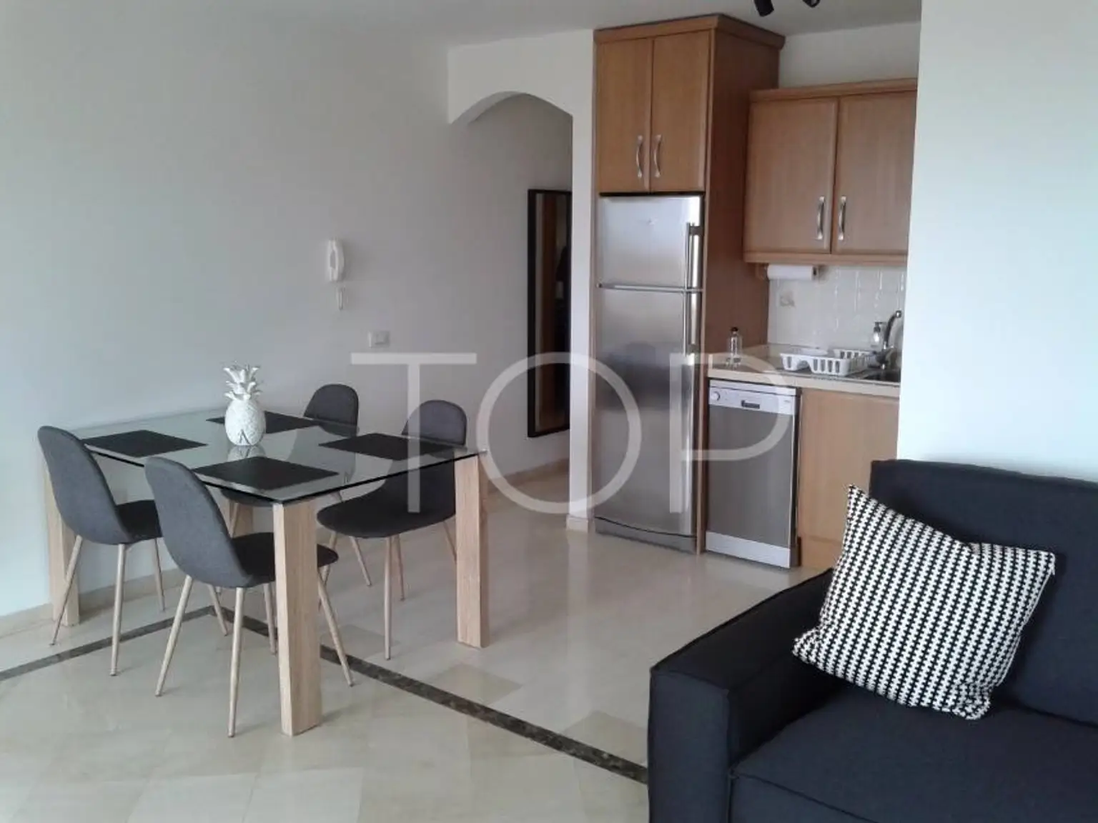 Apartment with sea views for rent in La Caleta