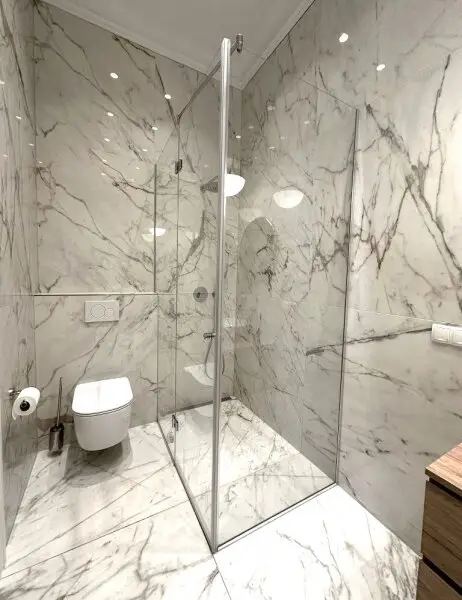 MÖLLWALDPLATZ, U1-NÄHE, 124 m2 ALTBAU, Wohnküche, 2 Zimmer, klimatisiert, 2 Bäder, Parketten, Loggia, 1. Liftstock, provisionsfrei