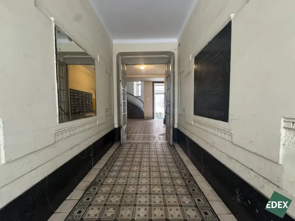 Sanierungsbedürftige 1-Zimmer-Altbauwohnung im EG nahe UKH Lorenz Böhler