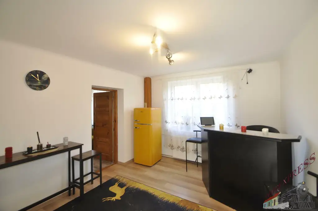 2-Parteien-Haus mit 2 Wohnungen zu je 112 qm und 67 qm in Rotheau