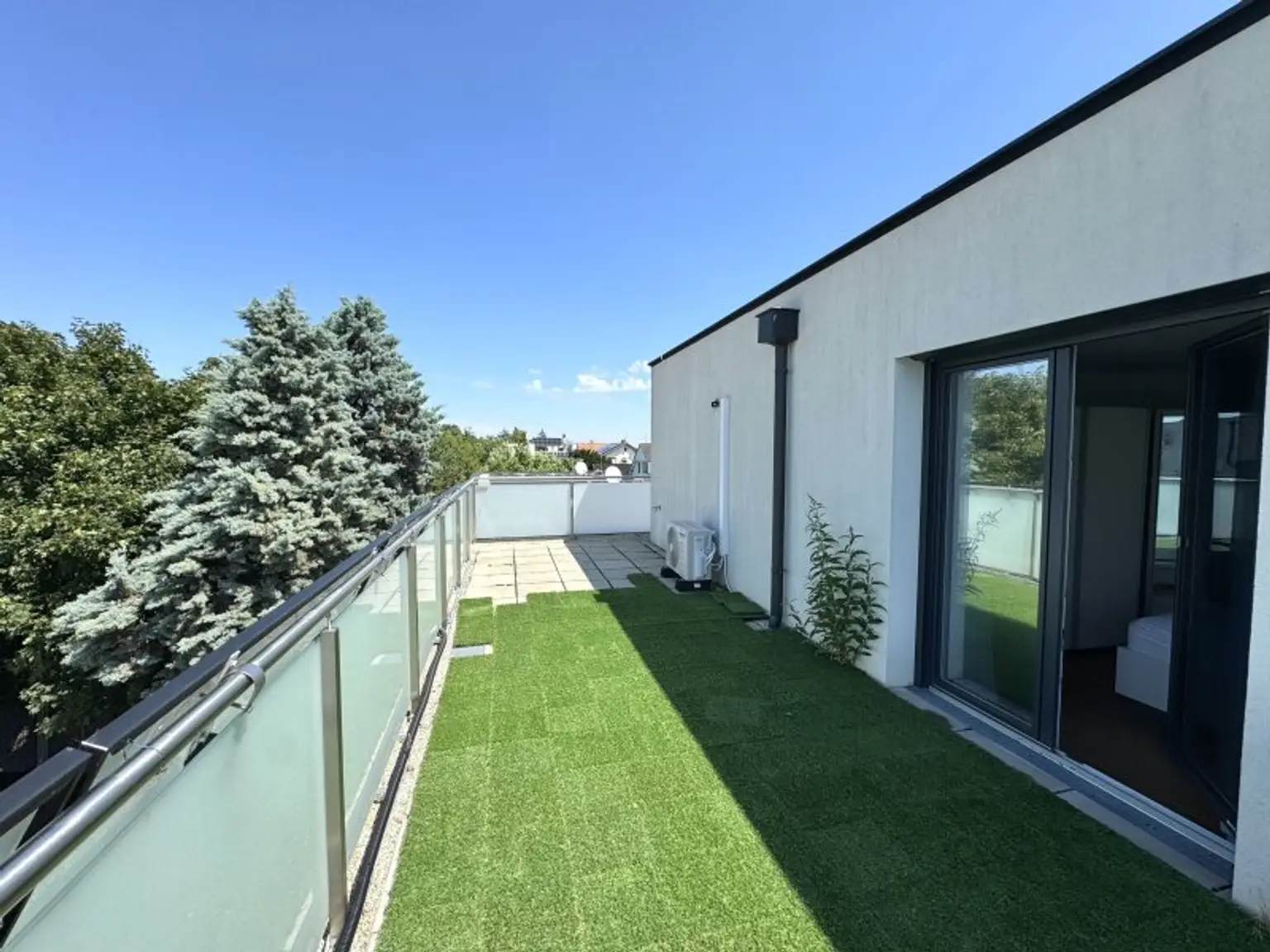 Eckreihenhaus mit toller Ausstattung - Wärmepumpe - PV Anlage