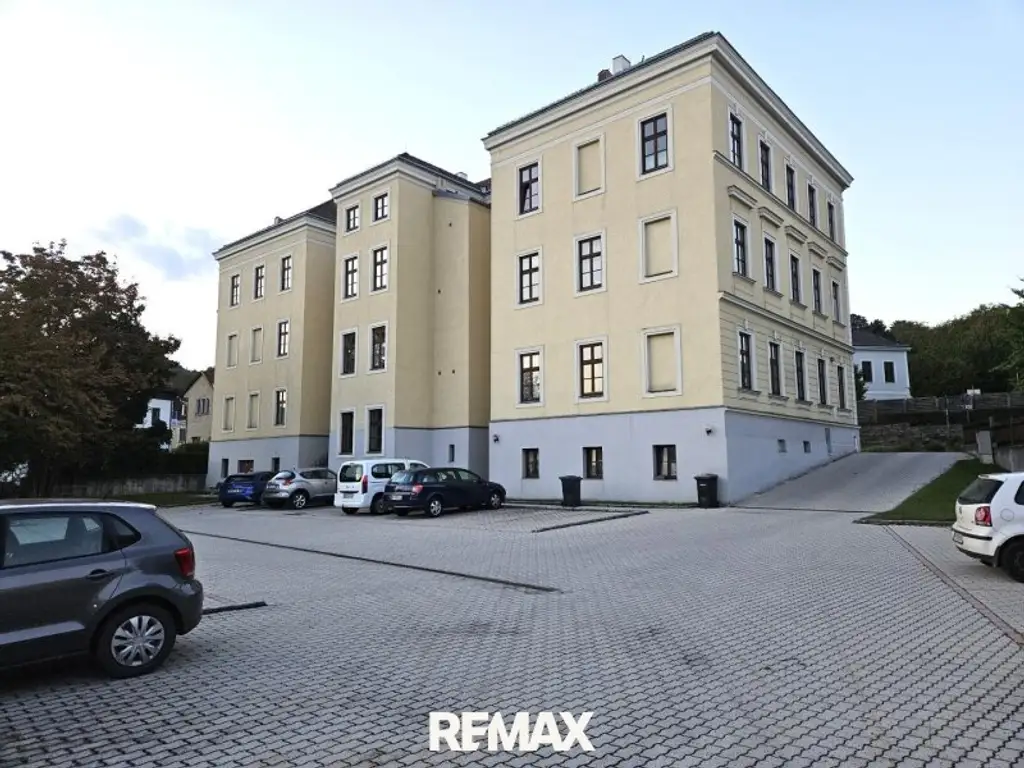 Charakteristisches Zinshaus im Ortszentrum