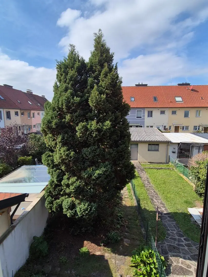 Renovierungsbedürftiges Mittelreihenhaus