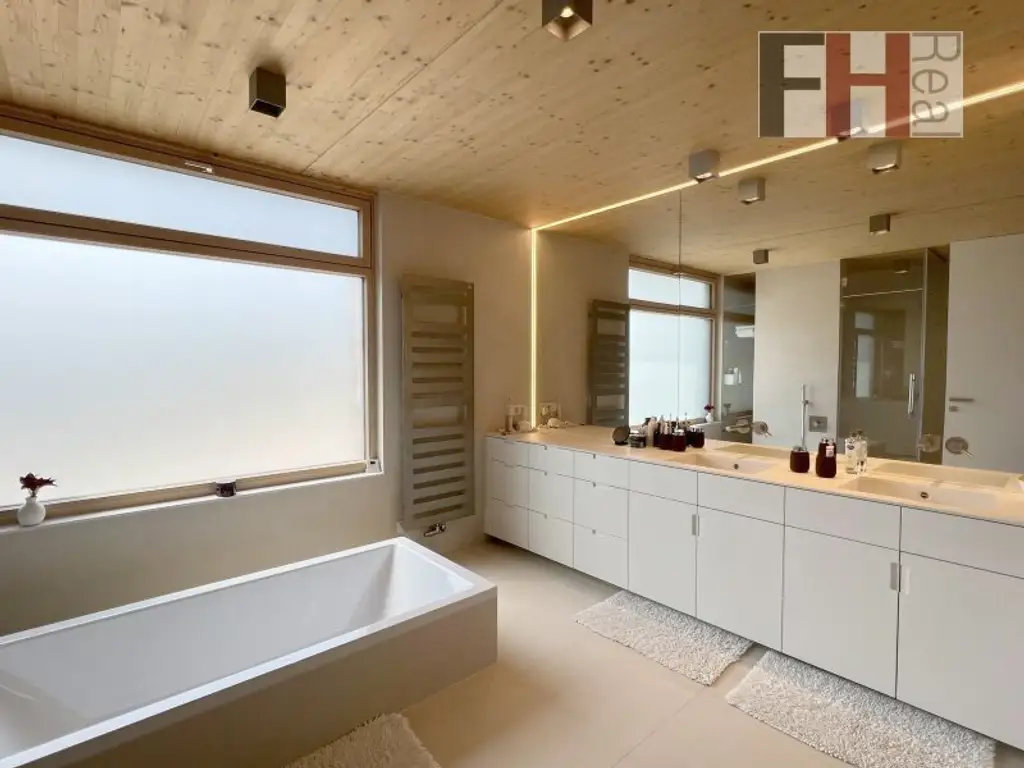 Moderne Gewerbeliegenschaft mit stylischer Wohneinheit inkl. Pool on Top! Bauland Kerngebiet! Vielfältige Nutzungsmöglichkeiten > Geschäftslokal, Büro, Praxis, Mobilitätscenter, KFZ!