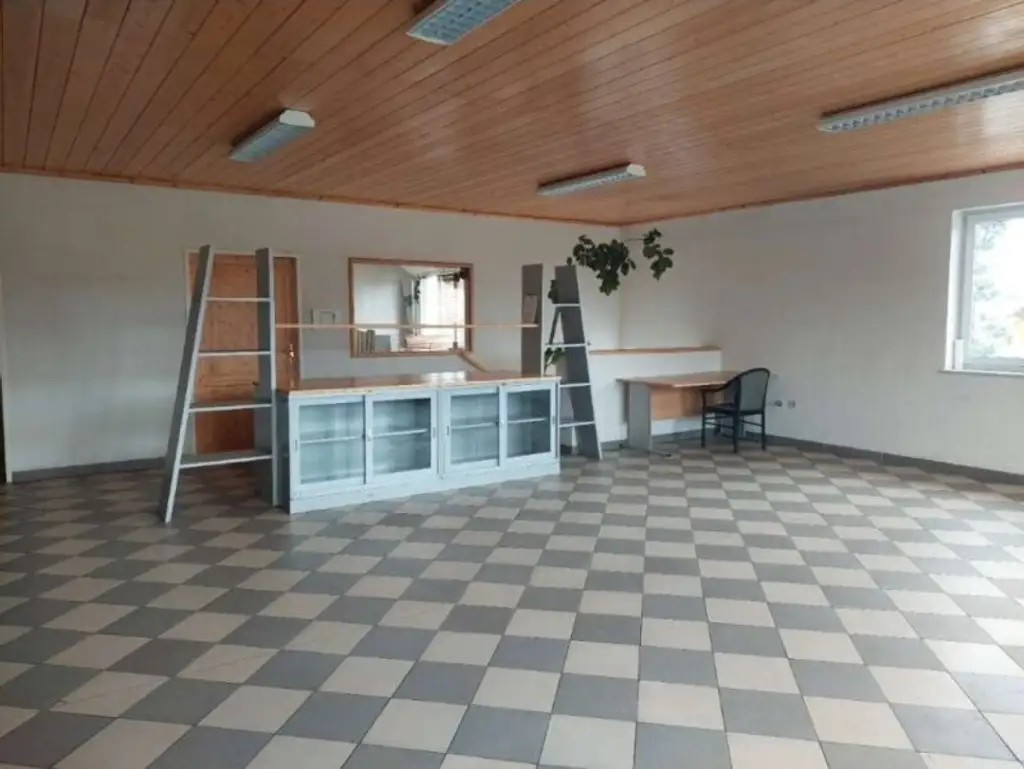 GEWERBEOBEKT MIT RENDITE-MÖGLICHKEIT: BÜRO - LAGER - WERKSTATT - STELLFLÄCHEN