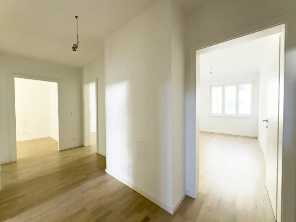 Charmanter Erstbezug nach Sanierung | 3 Zimmer + separate Küche | Balkon in Hofruhelage