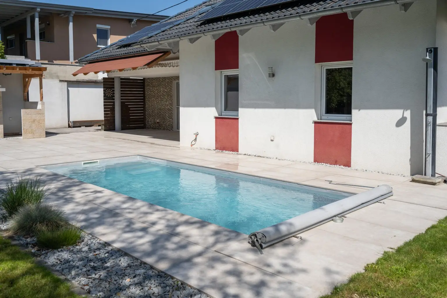Einfamilienhaus mit 193 m²  Wohnfläche, 859 m² Grundstück mit Pool und Garage in begehrter Siedlungslage!