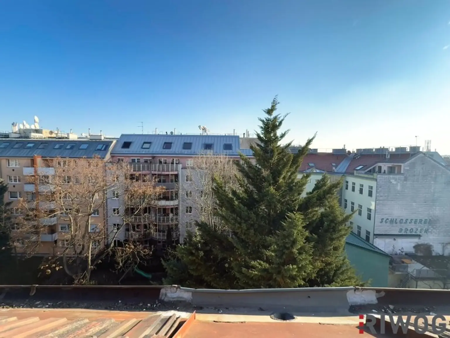 Baubewilligter Rohdachboden nahe U3