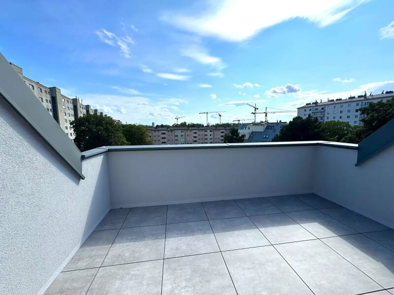 EIGENGRUND NÄHE ALTE DONAU – FREIFLÄCHEN - LUFTWÄRMEPUMPE – KELLER – GARAGE – U-BAHN!