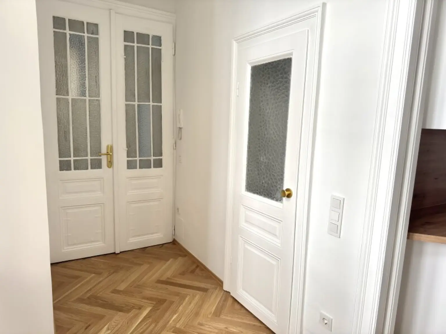 Helle Altbauwohnung mit Charme - Hochwertig sanierte 2-Zimmer-Wohnung im 3. Bezirk