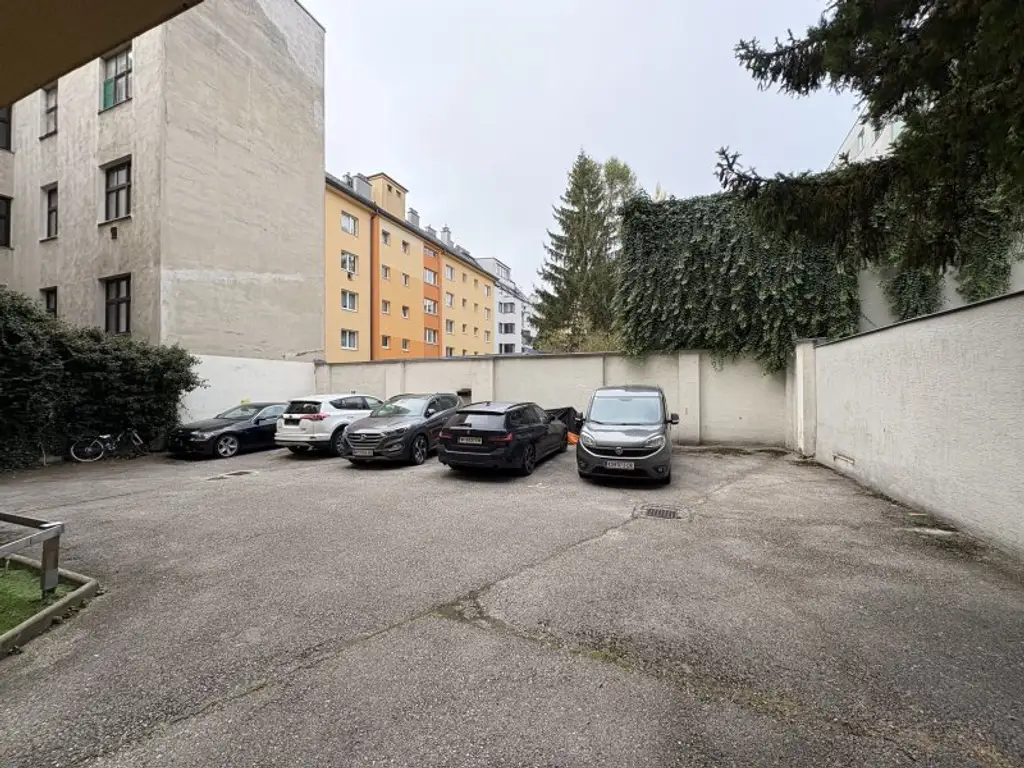 Sonnige 2-Zimmer Wohnung mit zwei Terrassen (Parkplatz inkl.)