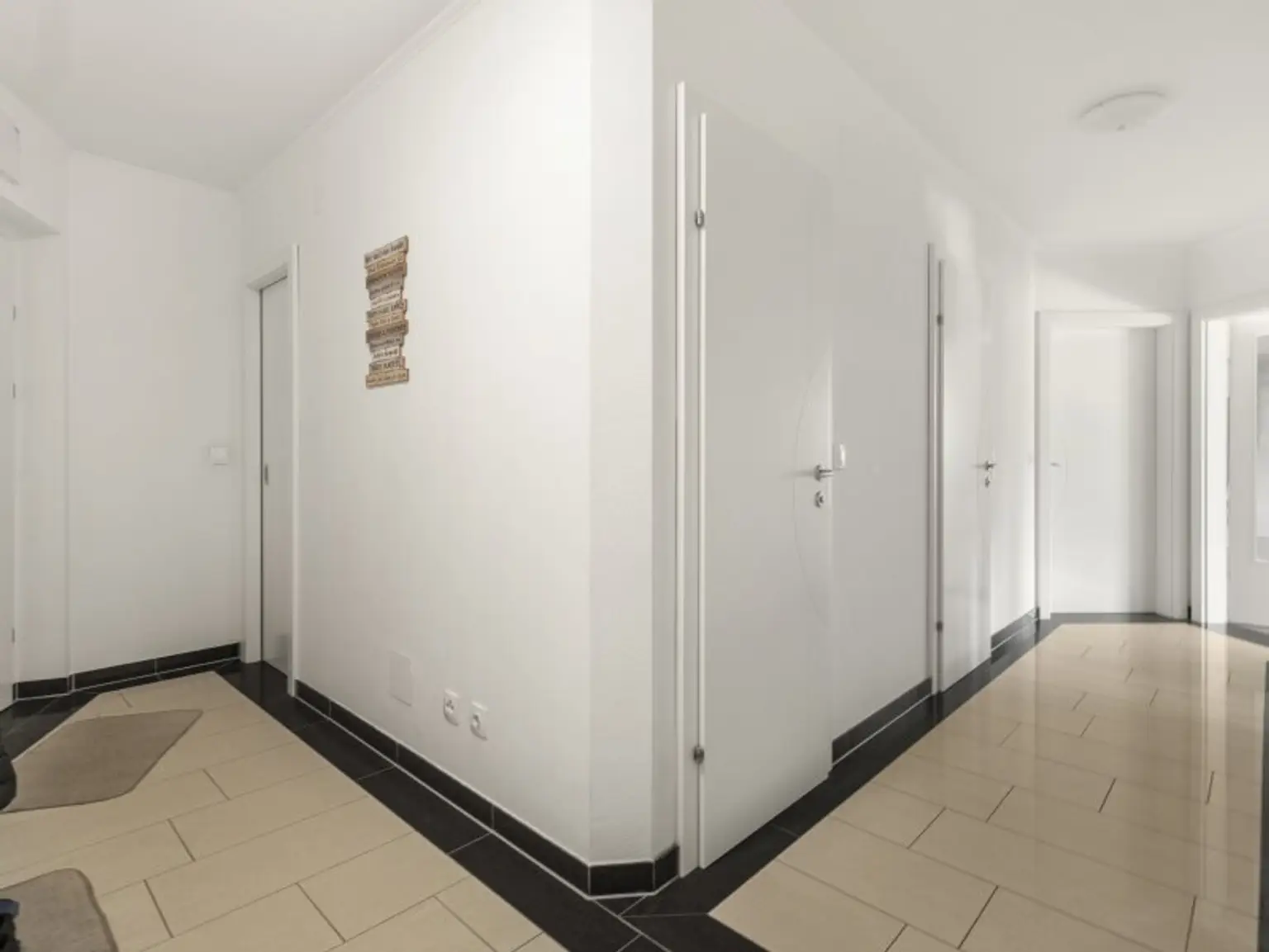 Traumhafte, neuwertige 3 Zi Gartenwohung mit 400m² Eigengarten und Tiefgarage in Waidmannsdorf