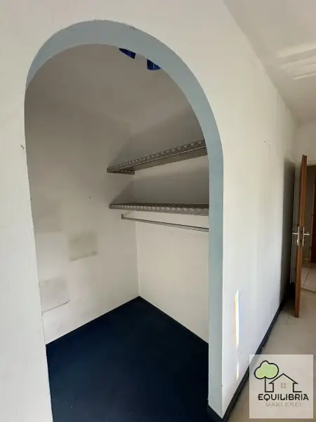 Renovierungsbedürftige 3-Zi-Wohnung Obere Stadt inkl. Stellplatz