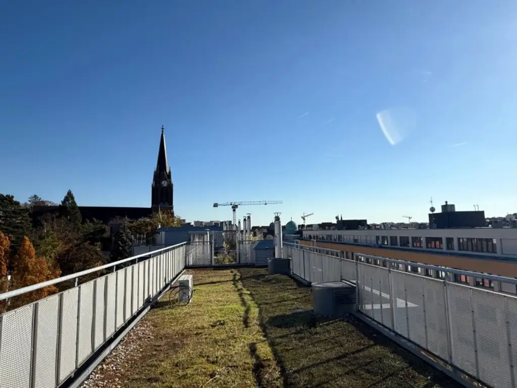 Erfüllen Sie sich ihren DG-Traum - 1 Gartenterrasse mit ca. 100 m² + 5 zusätzliche Terrassen mit gesamt ca. 50 m² + 1 Garagenplatz im Eigentum