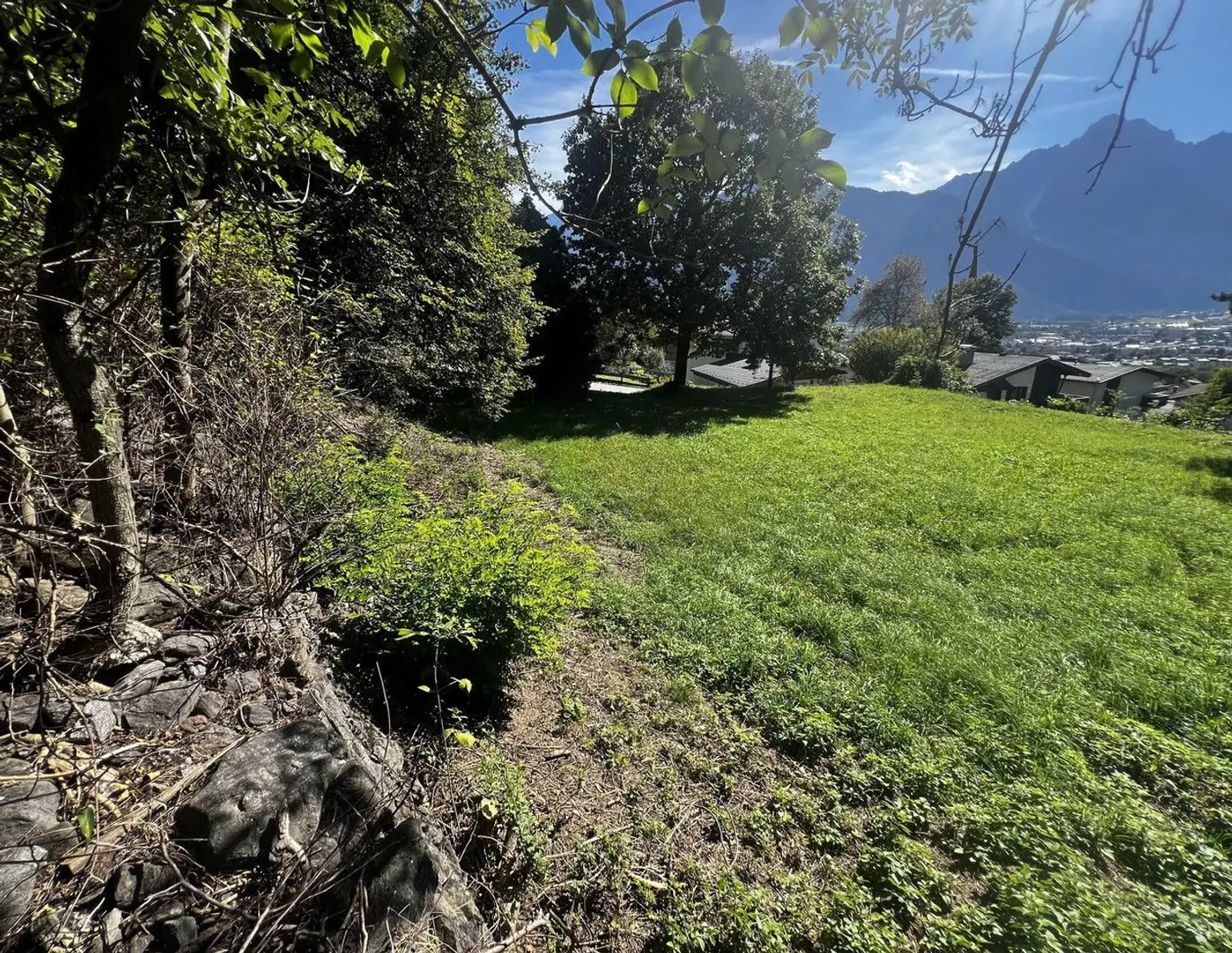 Sonniges Baugrundstück mit Dolomitenblick - Wohnen in Bestlage bei Lienz (Tirol)