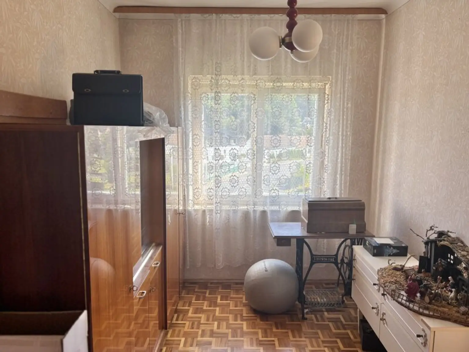 ** CHARMANTES ORIGINAL **  Olbendorf - gepflegter Vierkanthof in Ortslage mit ca. 1470 m2 Eigengrund !!