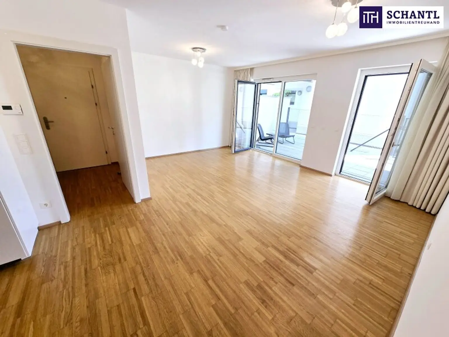 Ihre Wohlfühl-Oase in Best- und Ruhelage! Donauzentrum und Alte Donau um´s Eck! 3 ruhige Zimmer in Hoflage + Terrasse + Ideale öffentliche Anbindung! Jetzt zugreifen!