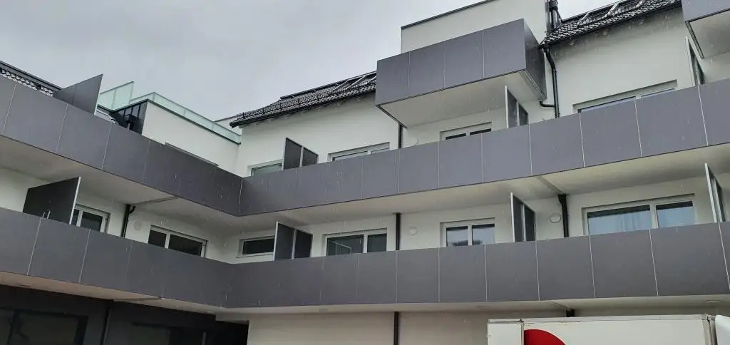 Helle 2 Zimmer Wohnung mit Balkon in der Urfahraner Leonfeldner Straße