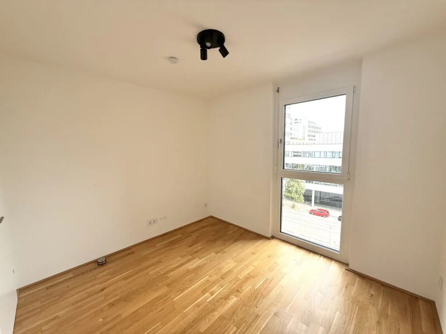 gut aufgeteilte 4-Zimmer Wohnung mit 2 WC's und einem südwest Balkon