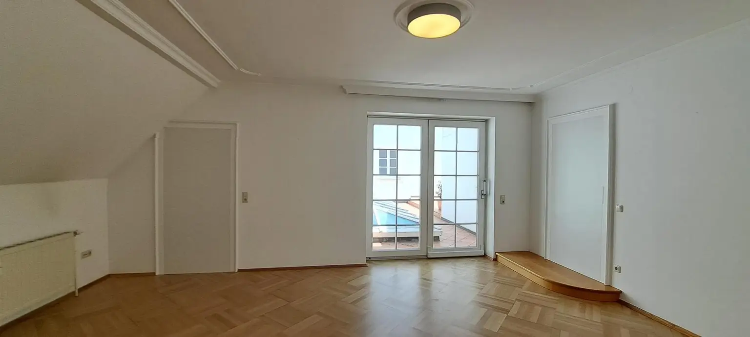 Büro mit Zugang Terrasse