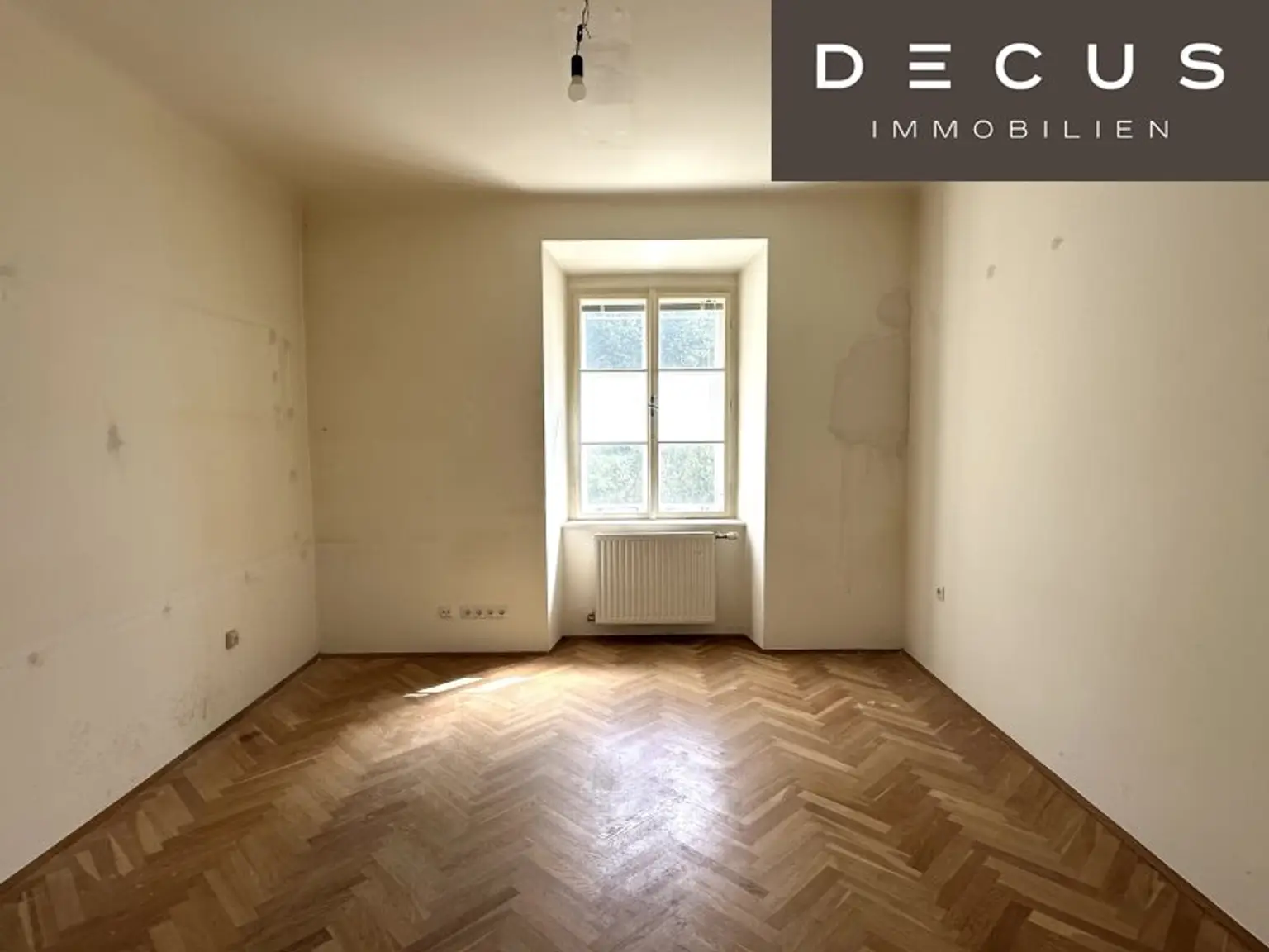 + + + verbindbare Erdgeschossflächen ca. 210 m² + + + SCHLOSS HETZENDORF + + +