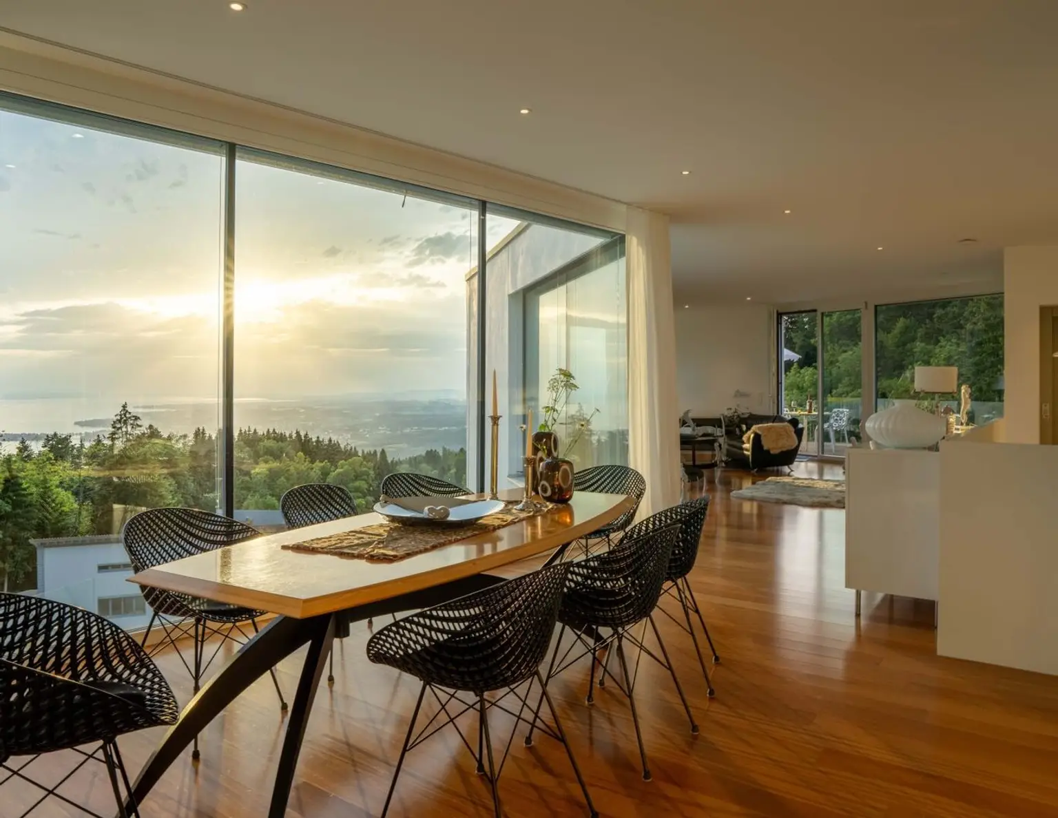 Eichenberg: Exklusives Penthouse mit atemberaubender Seesicht